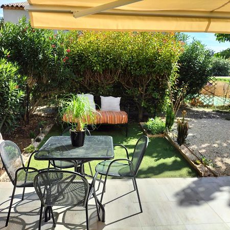 Maison Dans Une Residence De Vacances Gallargues-le-Montueux Εξωτερικό φωτογραφία