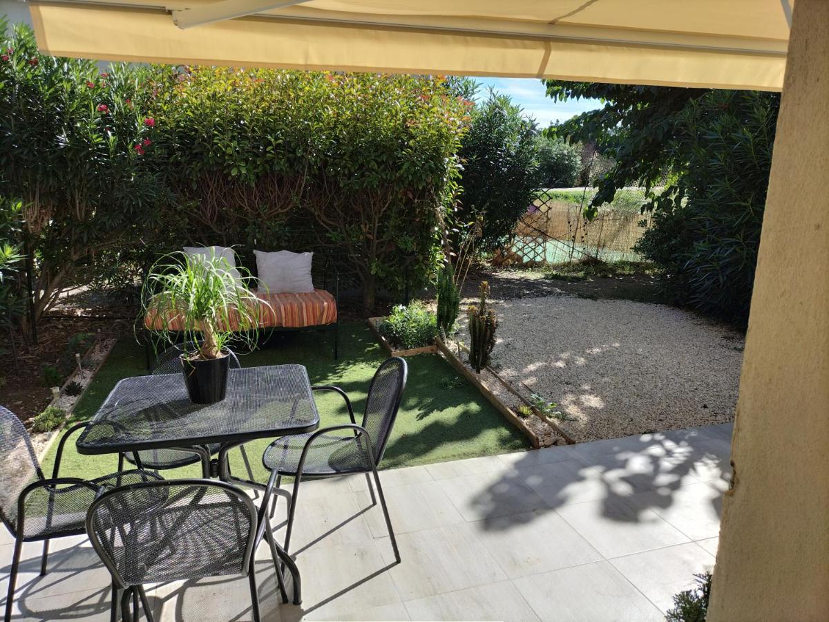 Maison Dans Une Residence De Vacances Gallargues-le-Montueux Εξωτερικό φωτογραφία