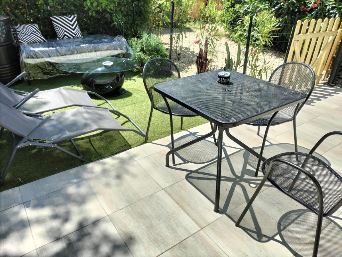 Maison Dans Une Residence De Vacances Gallargues-le-Montueux Εξωτερικό φωτογραφία